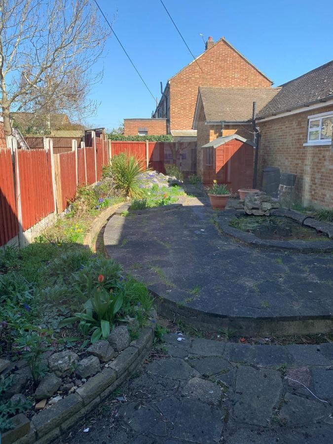 5 Bedroom House With Outdoor Space アップミンスター エクステリア 写真