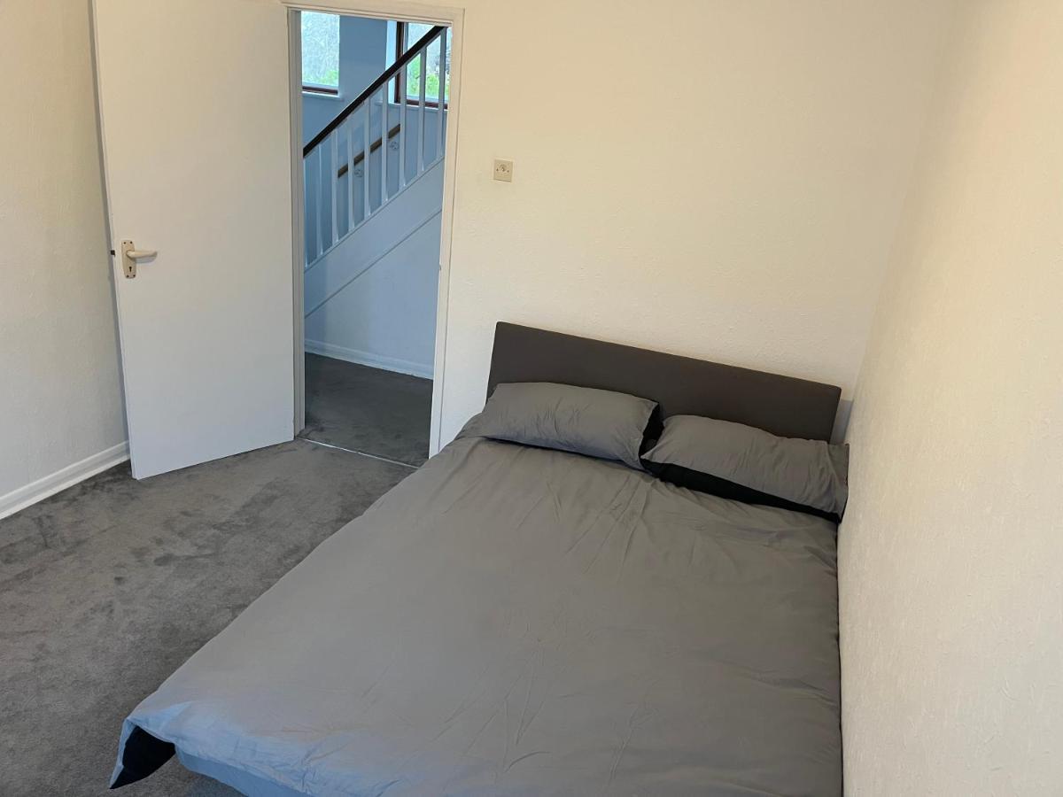 5 Bedroom House With Outdoor Space アップミンスター エクステリア 写真